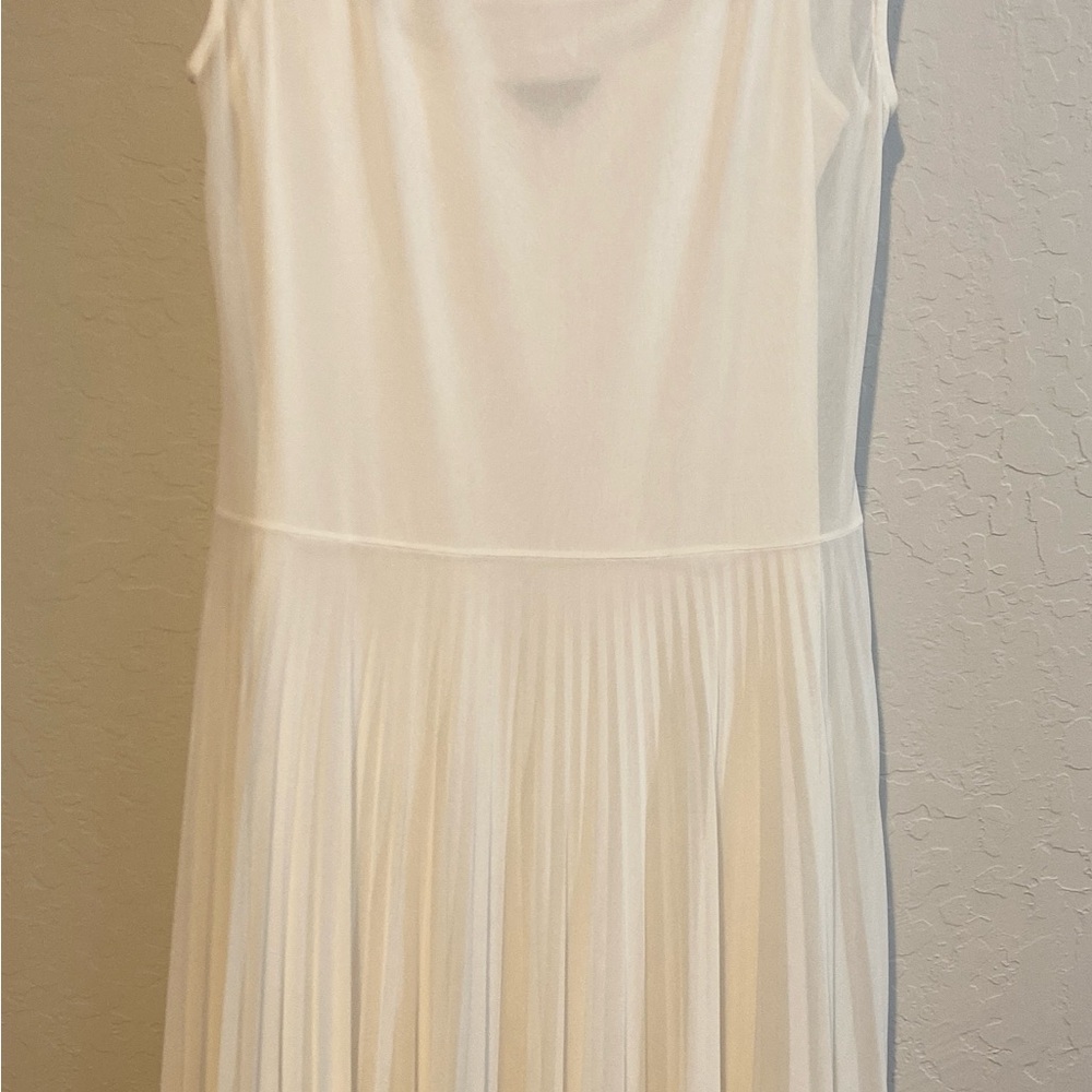 Elegant White Pleated Dress